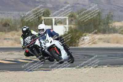 media/Nov-01-2025-CVMA (Sat) [[fc0f7531b8]]/Race 7-Formula Twins-Formula 40 UL/